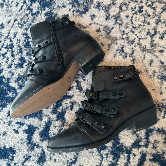 Gianni Bini Rock Stud Style Leather Booties size 7 - Picture 3 of 10